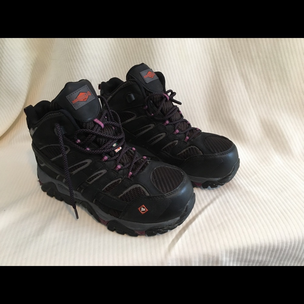 Merrelll women’s step toe hiking boot
